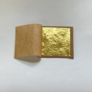 Syötävä lehtikulta 22kar. 25 lehteä. (E-175).